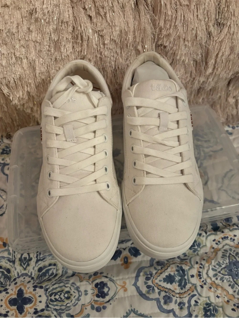 Taos Footwear white Canvas Low-Top Sneakers-NWOT- No box